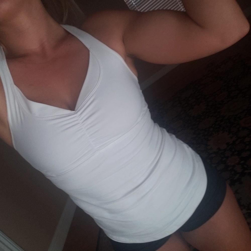 White lululemon tank